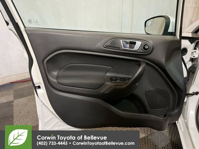 Used 2014 Ford Fiesta SE image 24