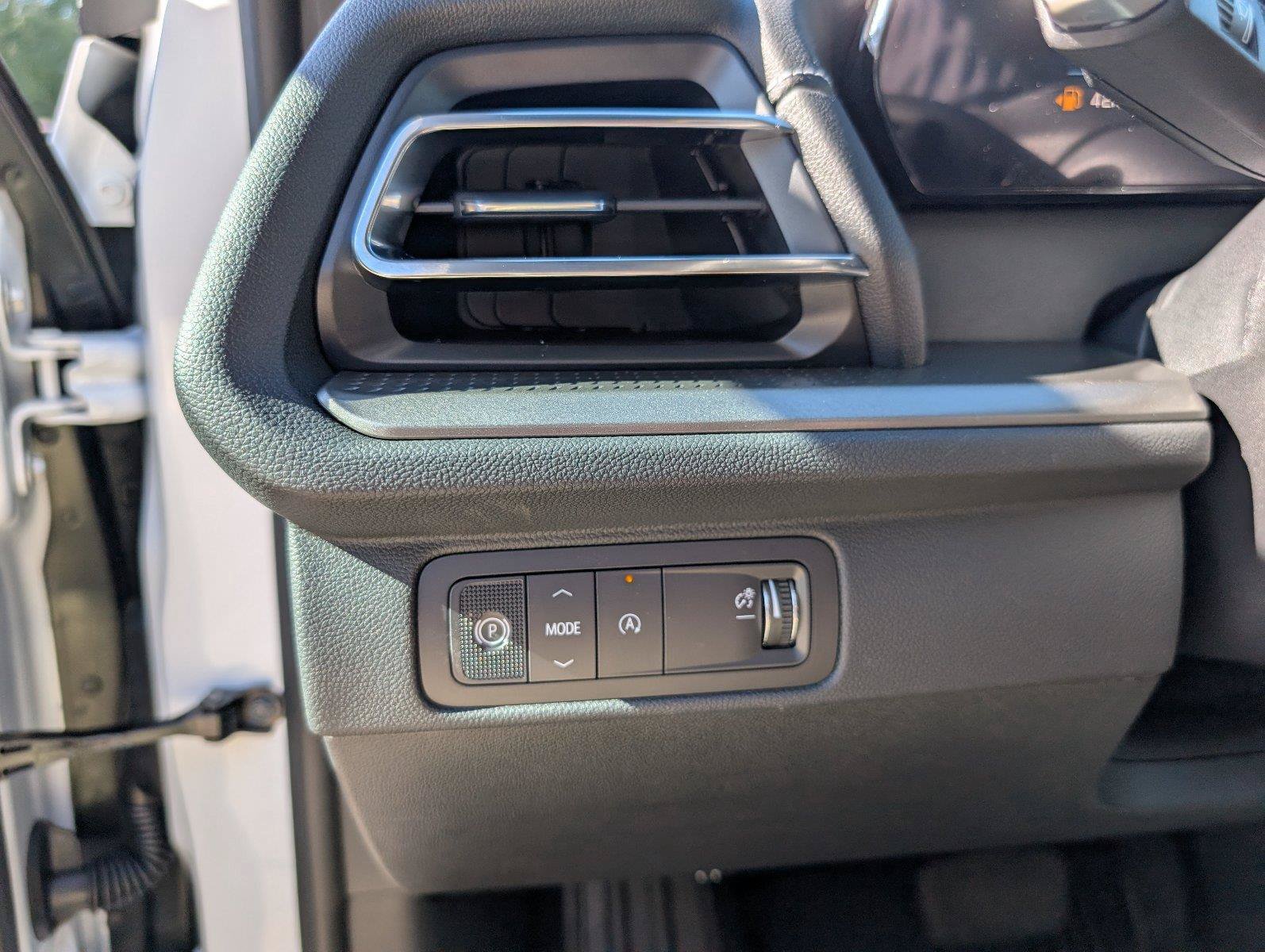 New 2027 Chevrolet Traverse LT w/ Driver Confidence Package FWD image 36