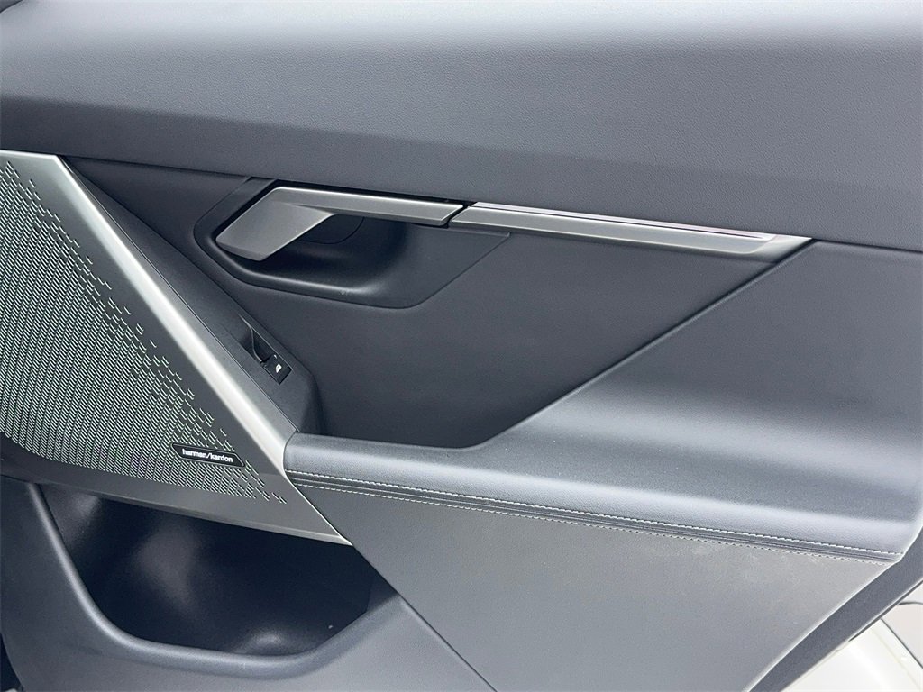 Used 2024 BMW i5 eDrive40i image 53