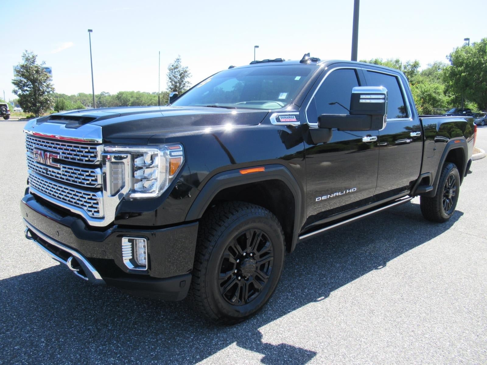 Used 2023 GMC Sierra 3500 Denali w/ Denali Black Diamond Edition AWD/4WD image 3