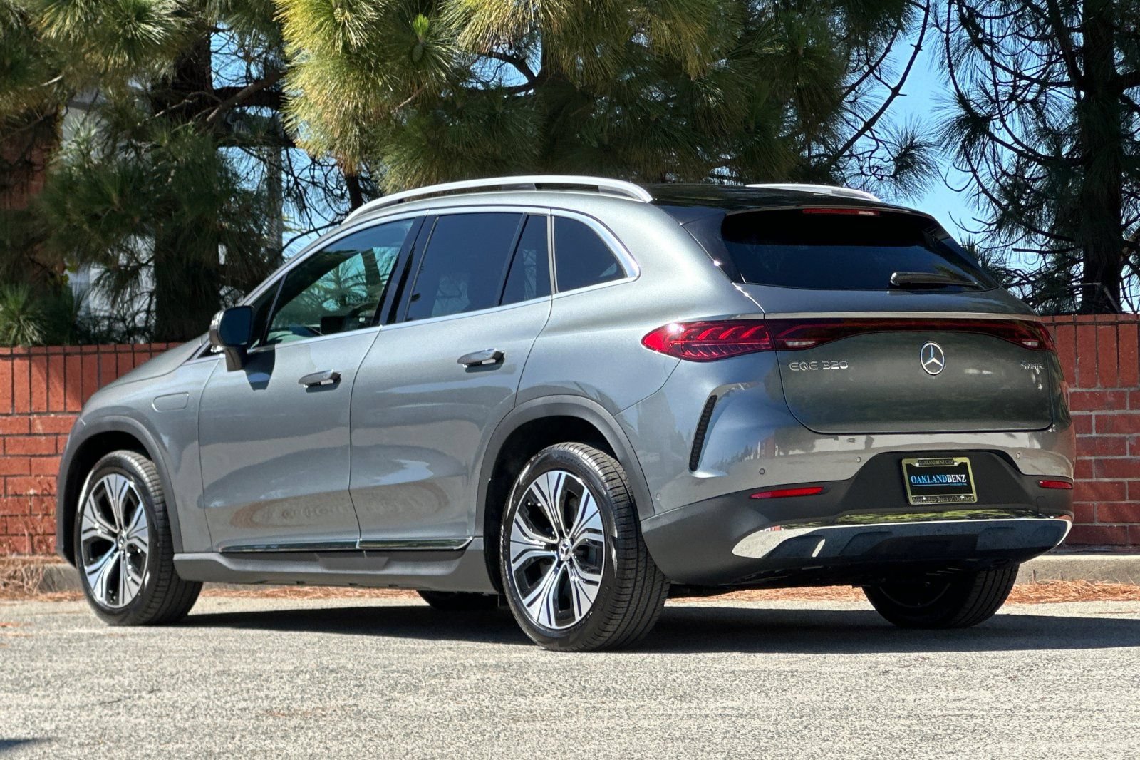 New 2026 Mercedes-Benz EQE 320 4MATIC SUV image 6