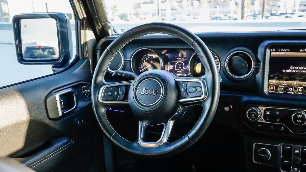 Used 2023 Jeep Wrangler Unlimited Sahara w/ Cold Weather Group AWD/4WD image 18