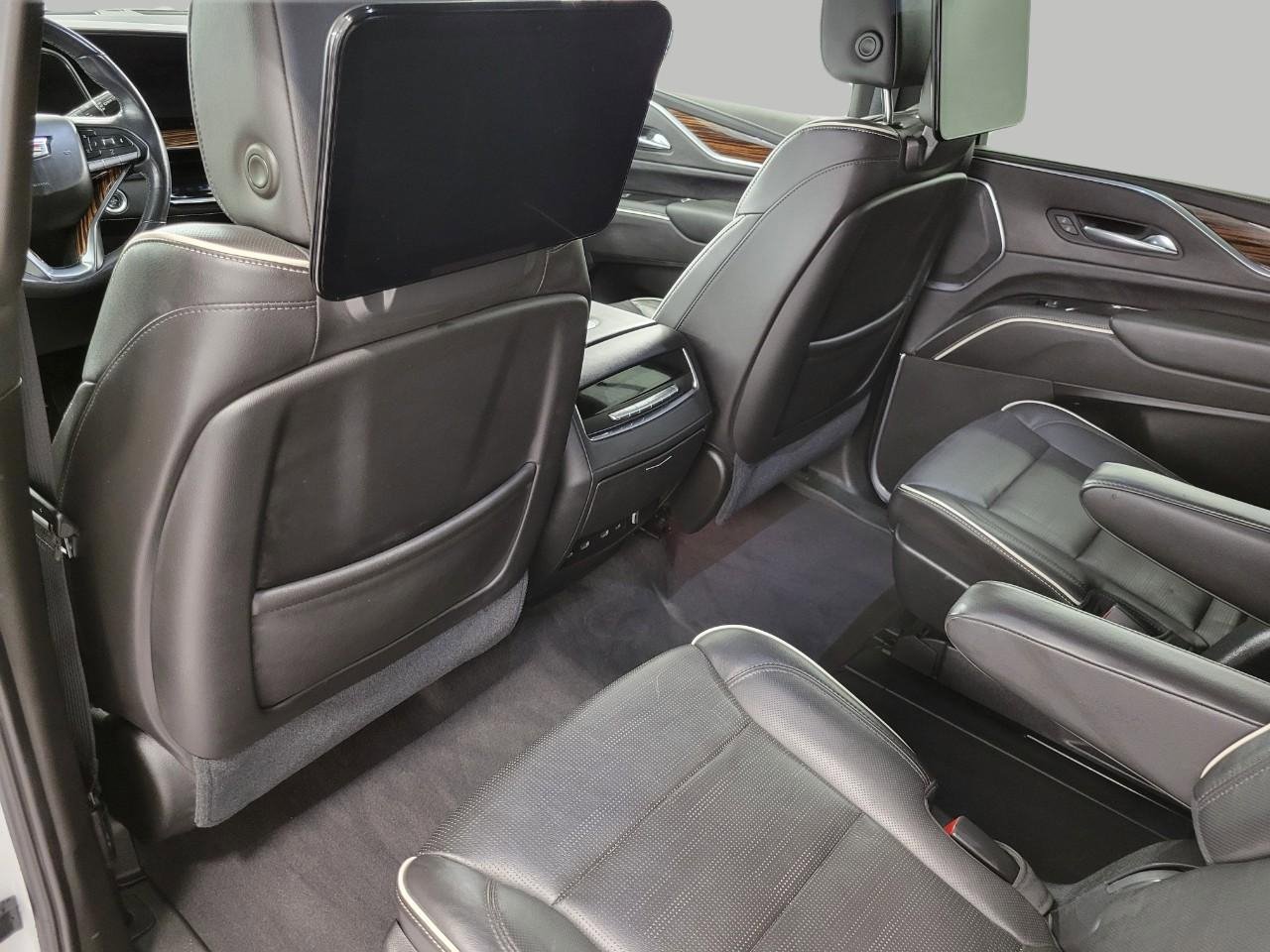 Certified 2021 Cadillac Escalade Premium Luxury w/ LPO, Radiant Package image 23