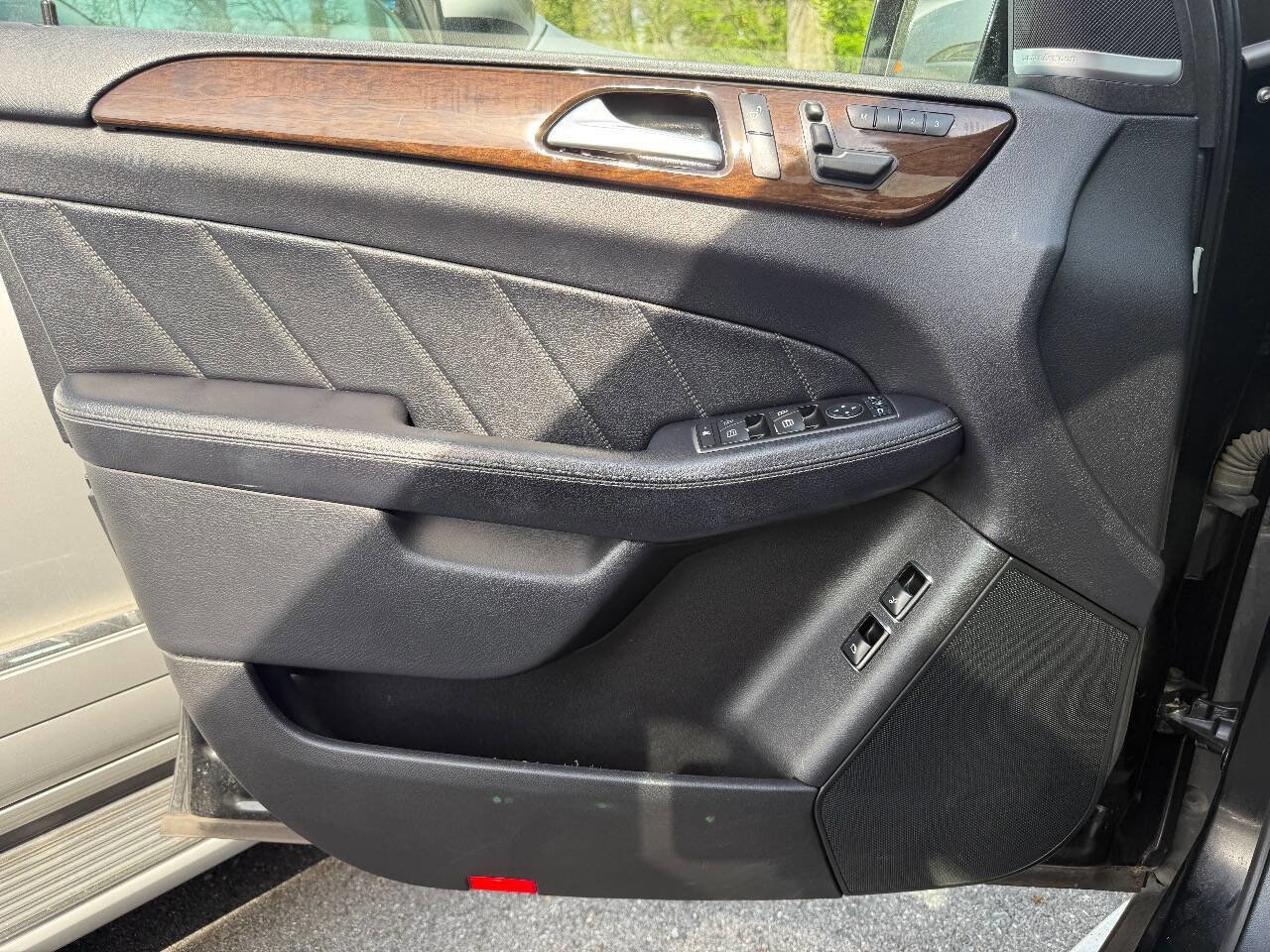Used 2015 Mercedes-Benz GL 320 BlueTEC 4MATIC image 12