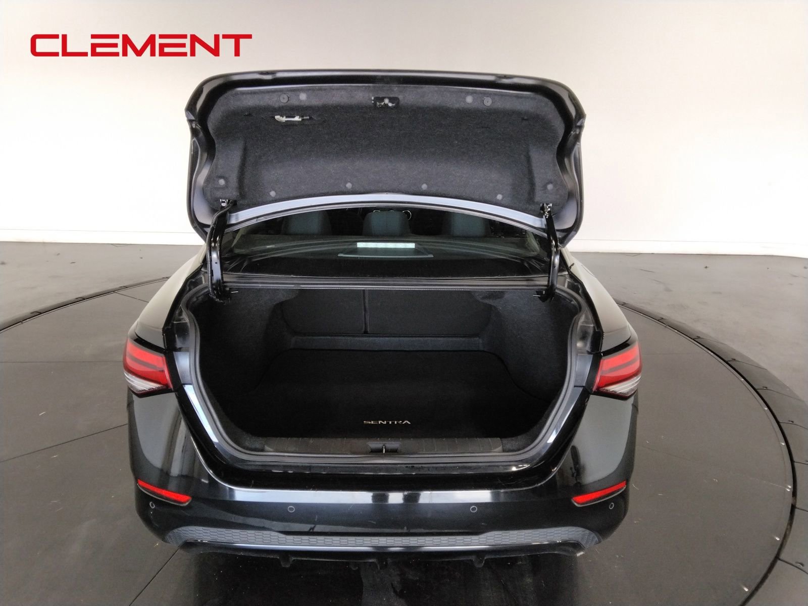 Used 2022 Nissan Sentra SV FWD image 9