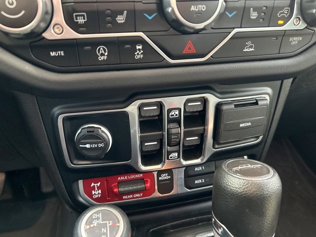 Used 2024 Jeep Gladiator Mojave w/ Convenience Group image 24