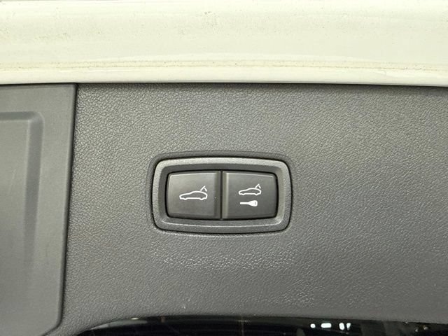 Used 2025 Porsche Cayenne S AWD/4WD image 11