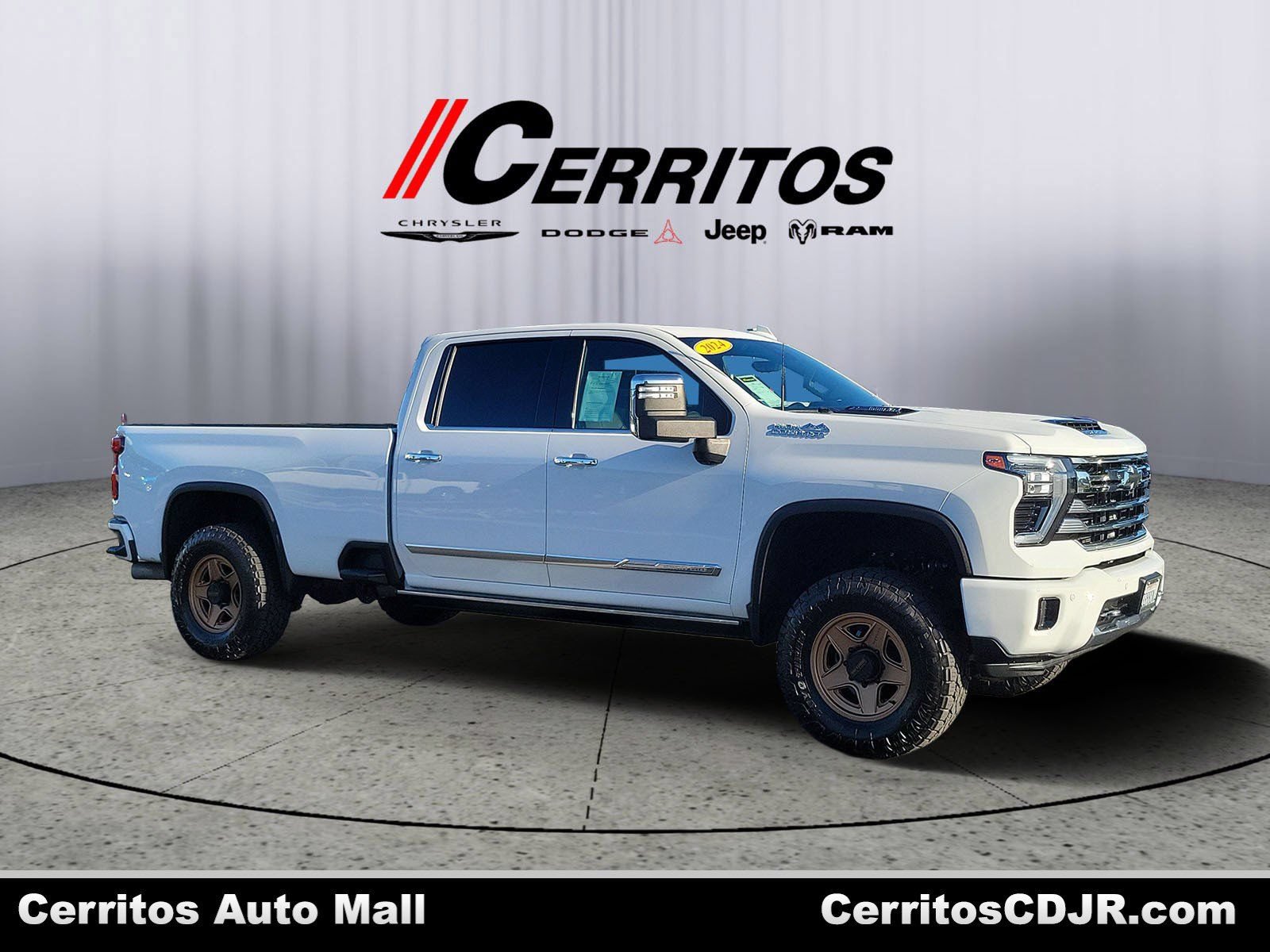 Used 2024 Chevrolet Silverado 2500 High Country w/ High Country Premium Package AWD/4WD image 1