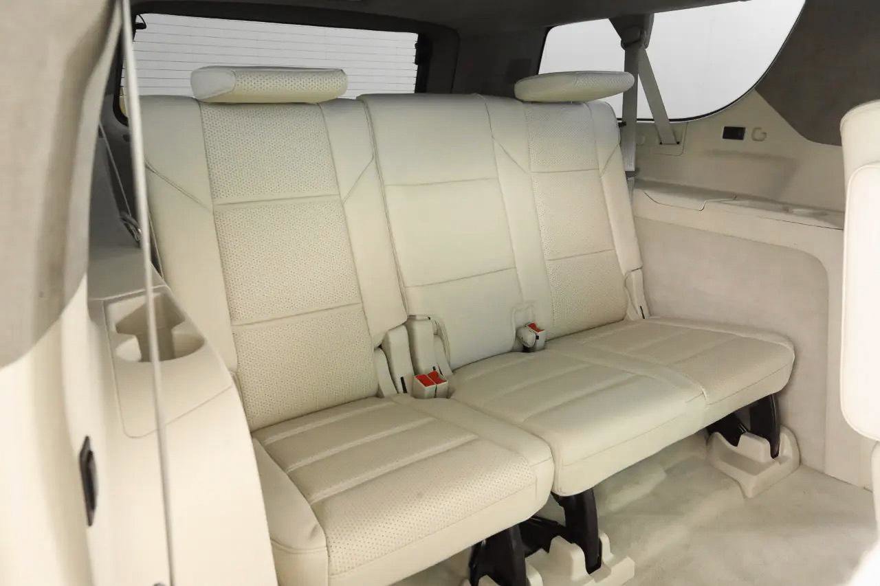 Used 2023 Cadillac Escalade ESV Sport Platinum image 25