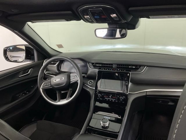 Used 2023 Jeep Grand Cherokee Altitude AWD/4WD image 32
