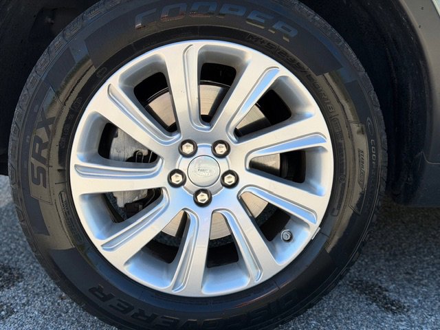 Used 2017 Land Rover Discovery Sport SE AWD/4WD image 9
