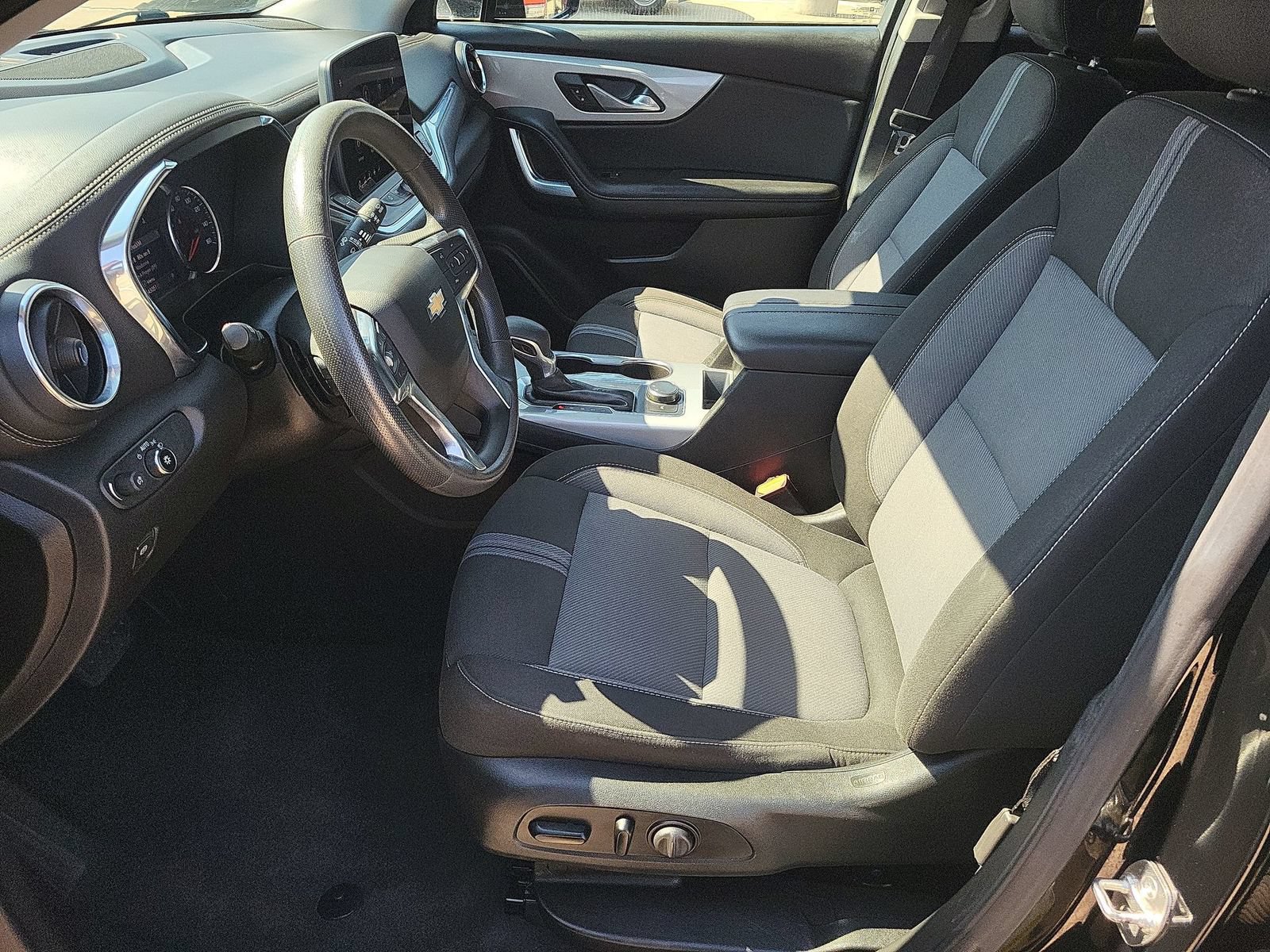 Used 2023 Chevrolet Blazer LT FWD image 18