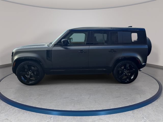 Certified 2025 Land Rover Defender 110 V8 AWD/4WD image 9