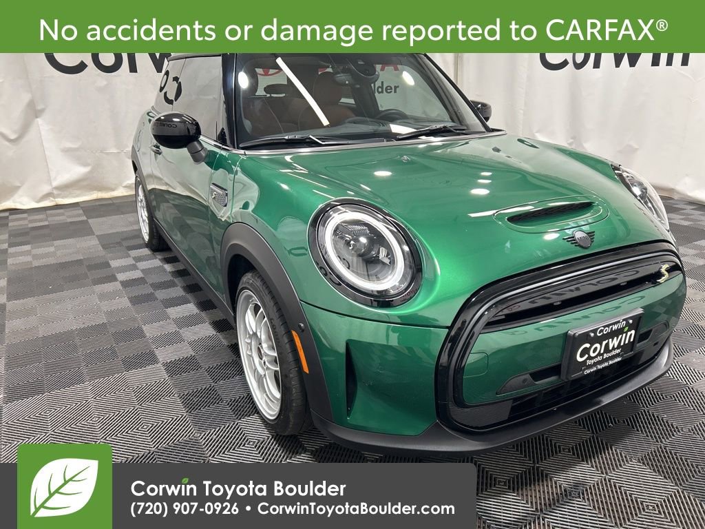 Used 2024 MINI Cooper SE image 1