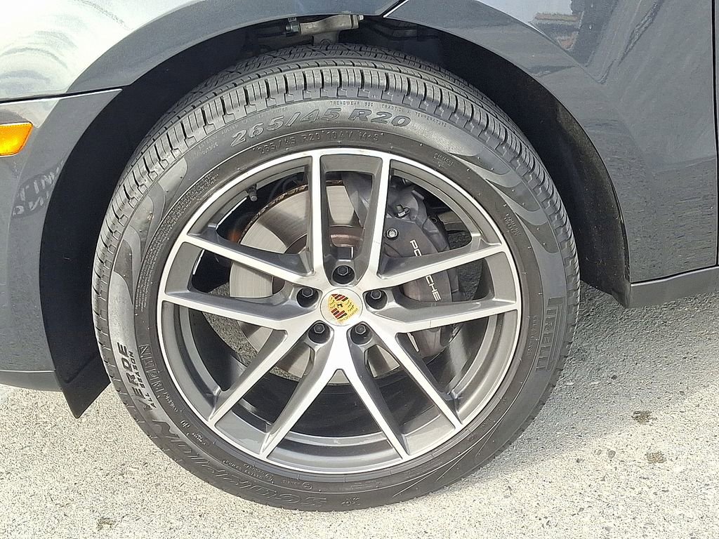 Used 2025 Porsche Macan image 10