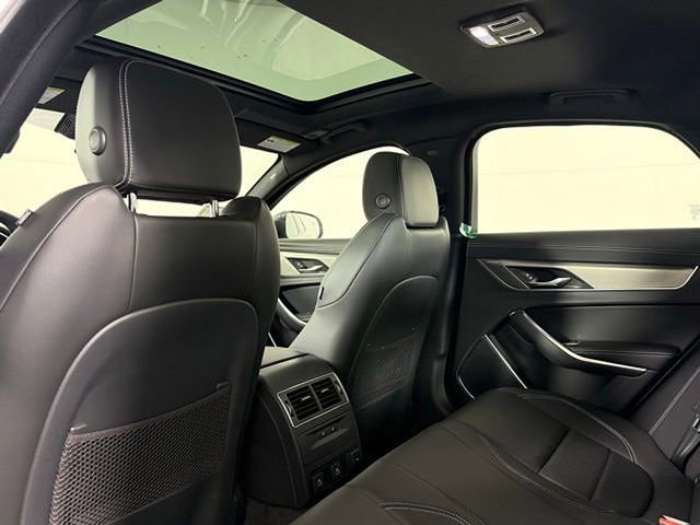 New 2024 Jaguar XF R-Dynamic SE image 17