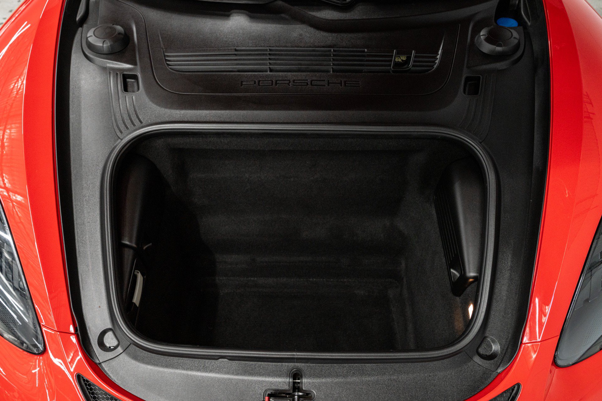Used 2020 Porsche 718 Cayman GT4 RWD image 18