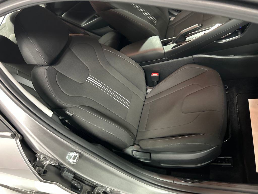 Used 2023 Hyundai Elantra SEL w/ Cargo Package image 23