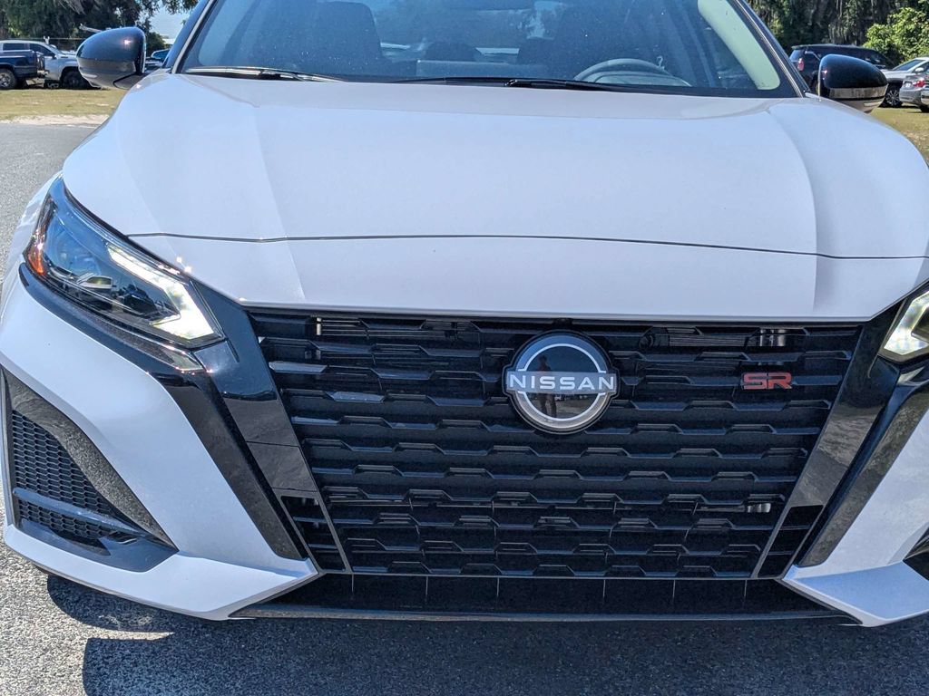 New 2026 Nissan Altima 2.5 SR w/ SR Premium Package FWD image 9
