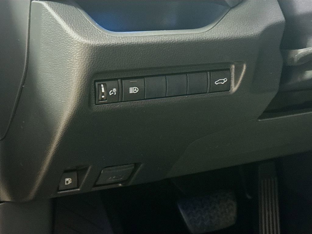 Used 2019 Toyota RAV4 XSE image 10