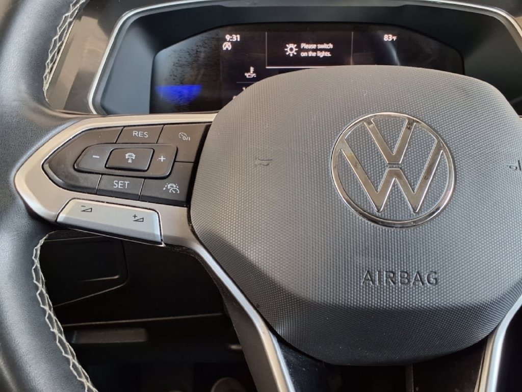 Used 2023 Volkswagen Tiguan SE w/ Panoramic Sunroof Package FWD image 26