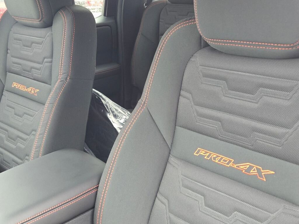 New 2026 Nissan Frontier PRO-4X w/ Pro-4x Convenience Package image 19