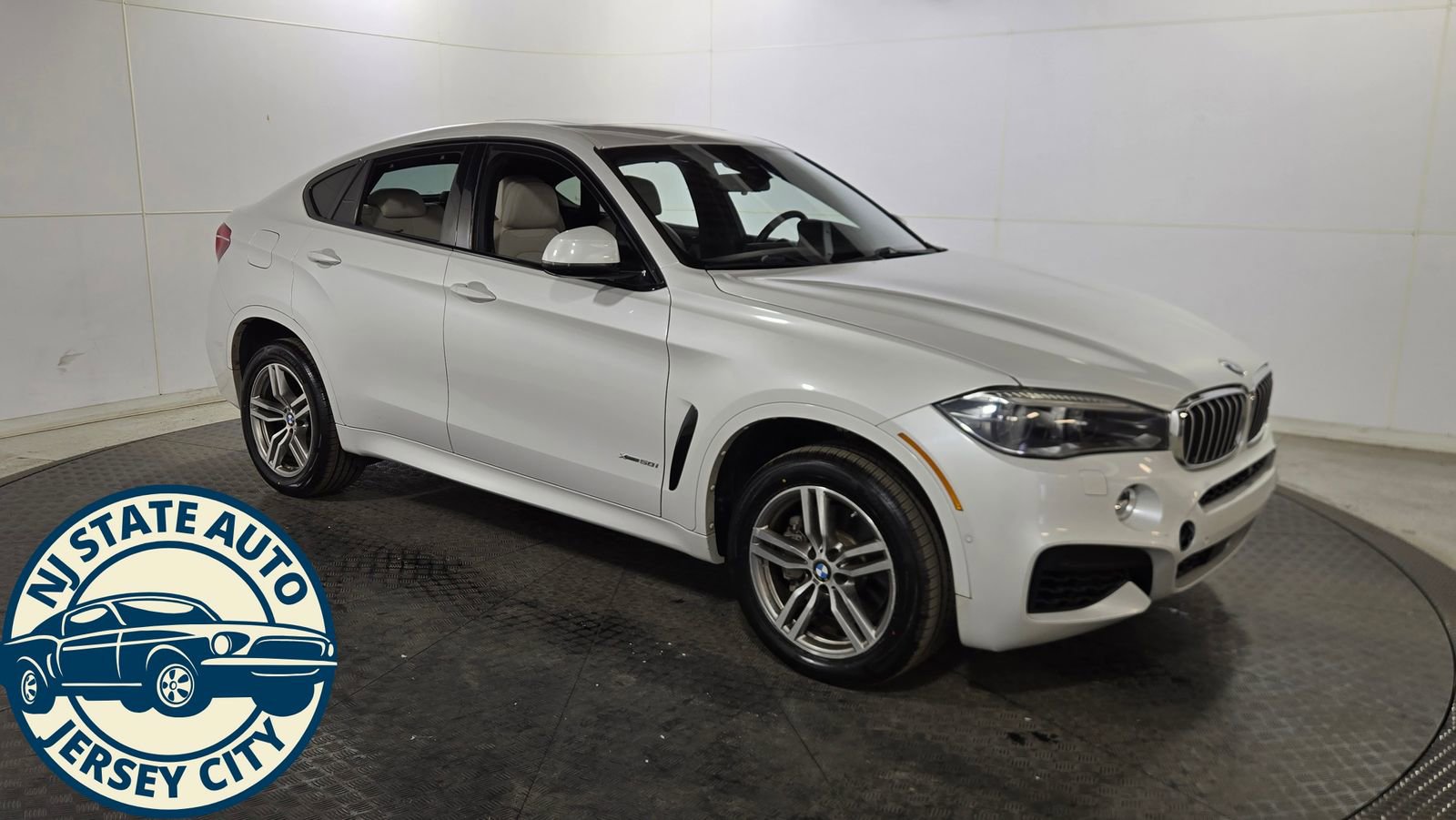 Used 2017 BMW X6 xDrive50i w/ Executive Package image 9