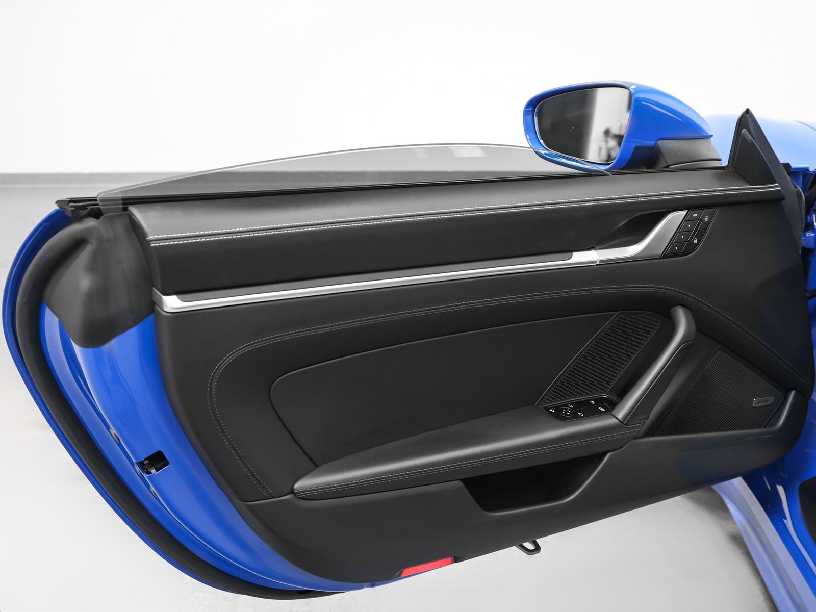 Certified 2025 Porsche 911 Carrera image 59