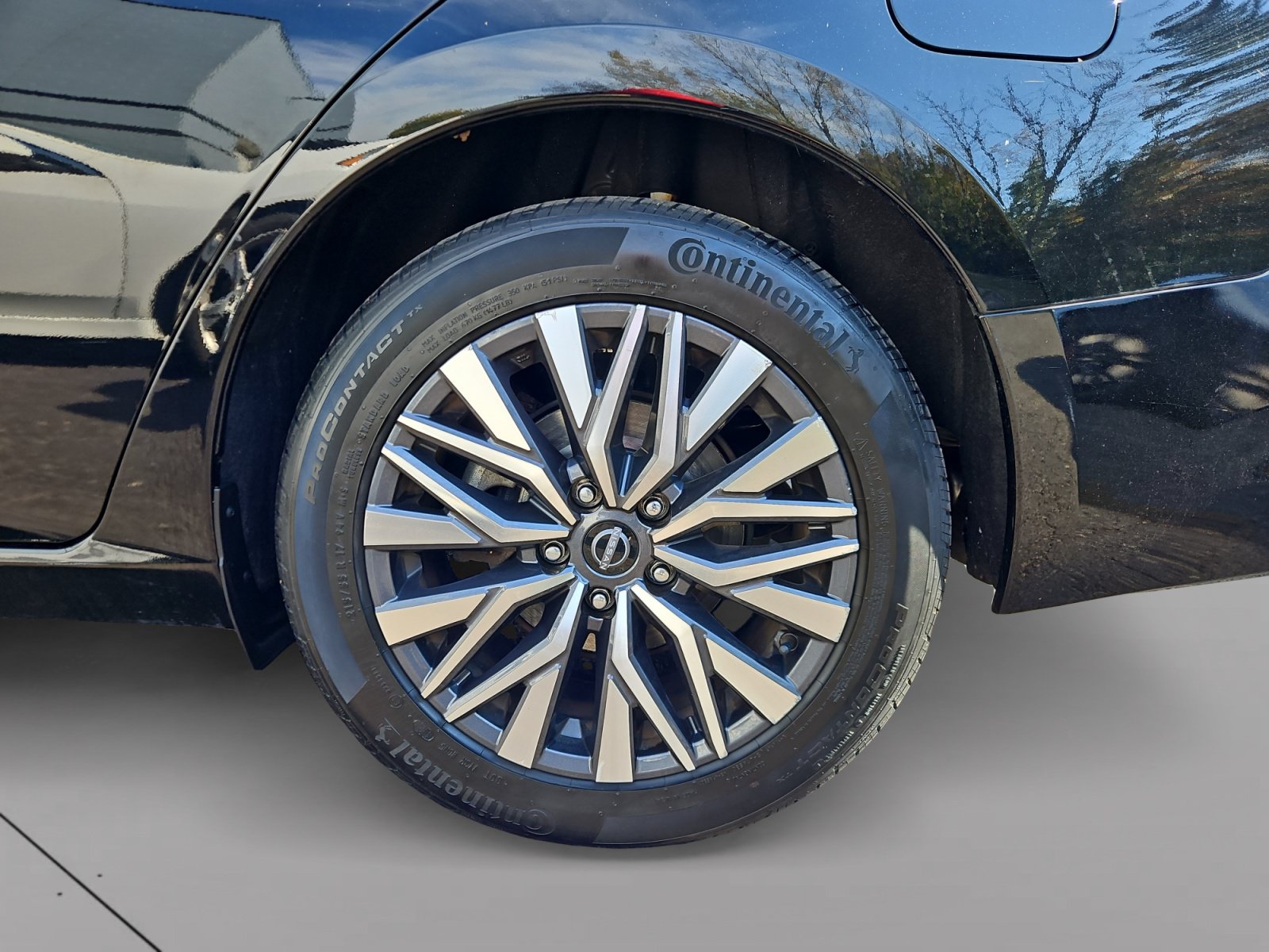 Used 2023 Nissan Altima 2.5 SV w/ SV Premium Package AWD/4WD image 15