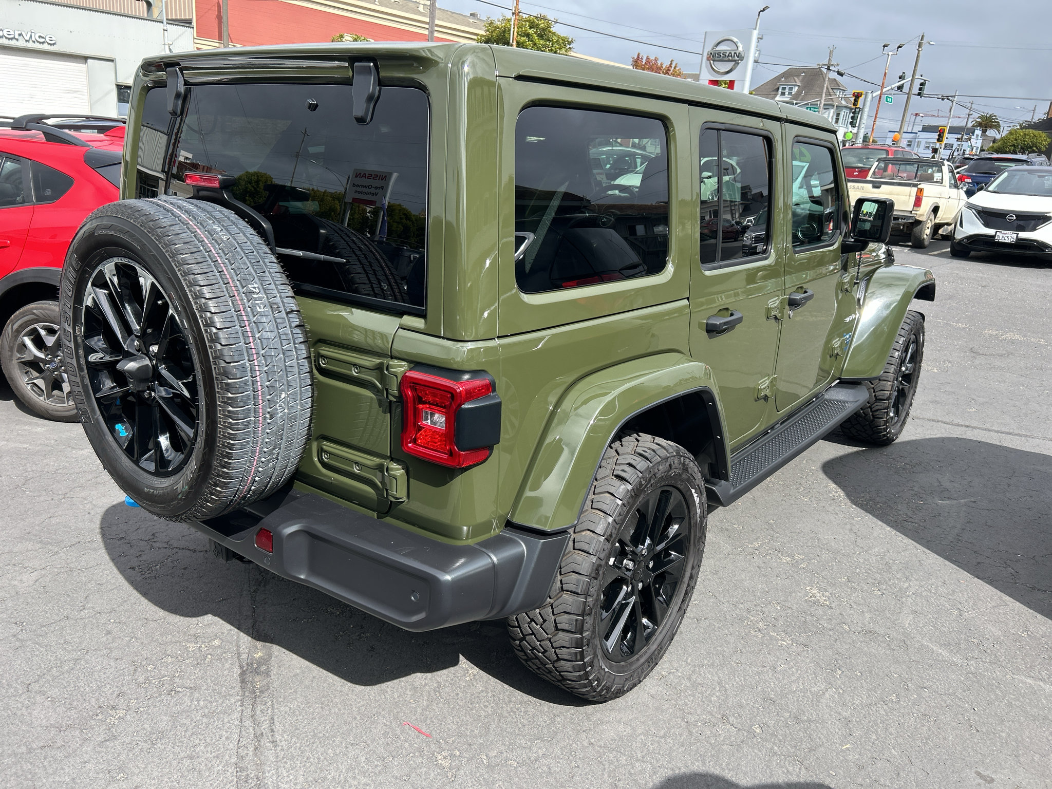 Used 2022 Jeep Wrangler Unlimited Sahara w/ Safety Group AWD/4WD image 4