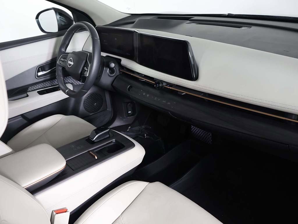 Used 2023 Nissan Ariya AWD image 29