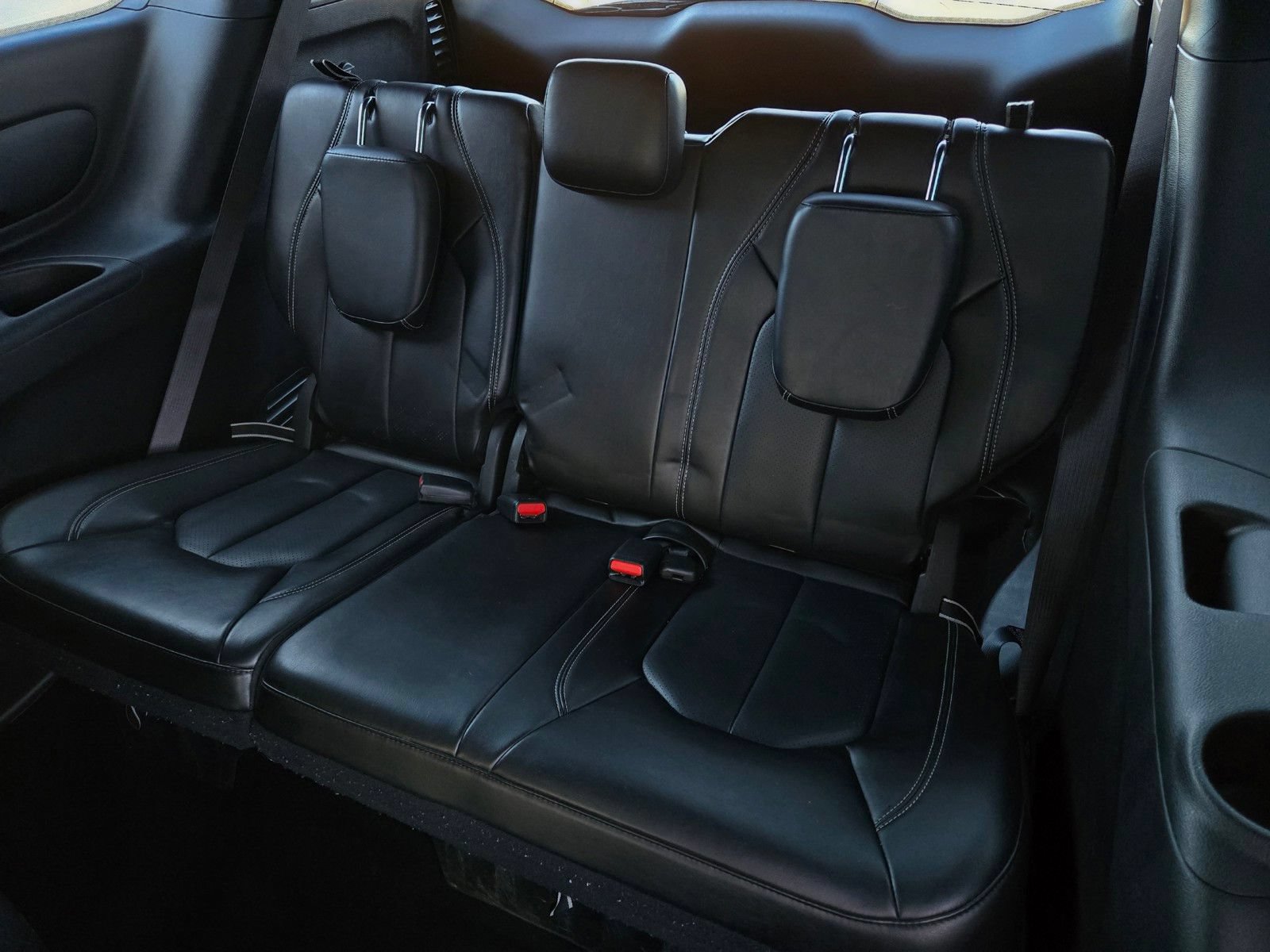 Used 2024 Chrysler Pacifica Limited FWD image 16