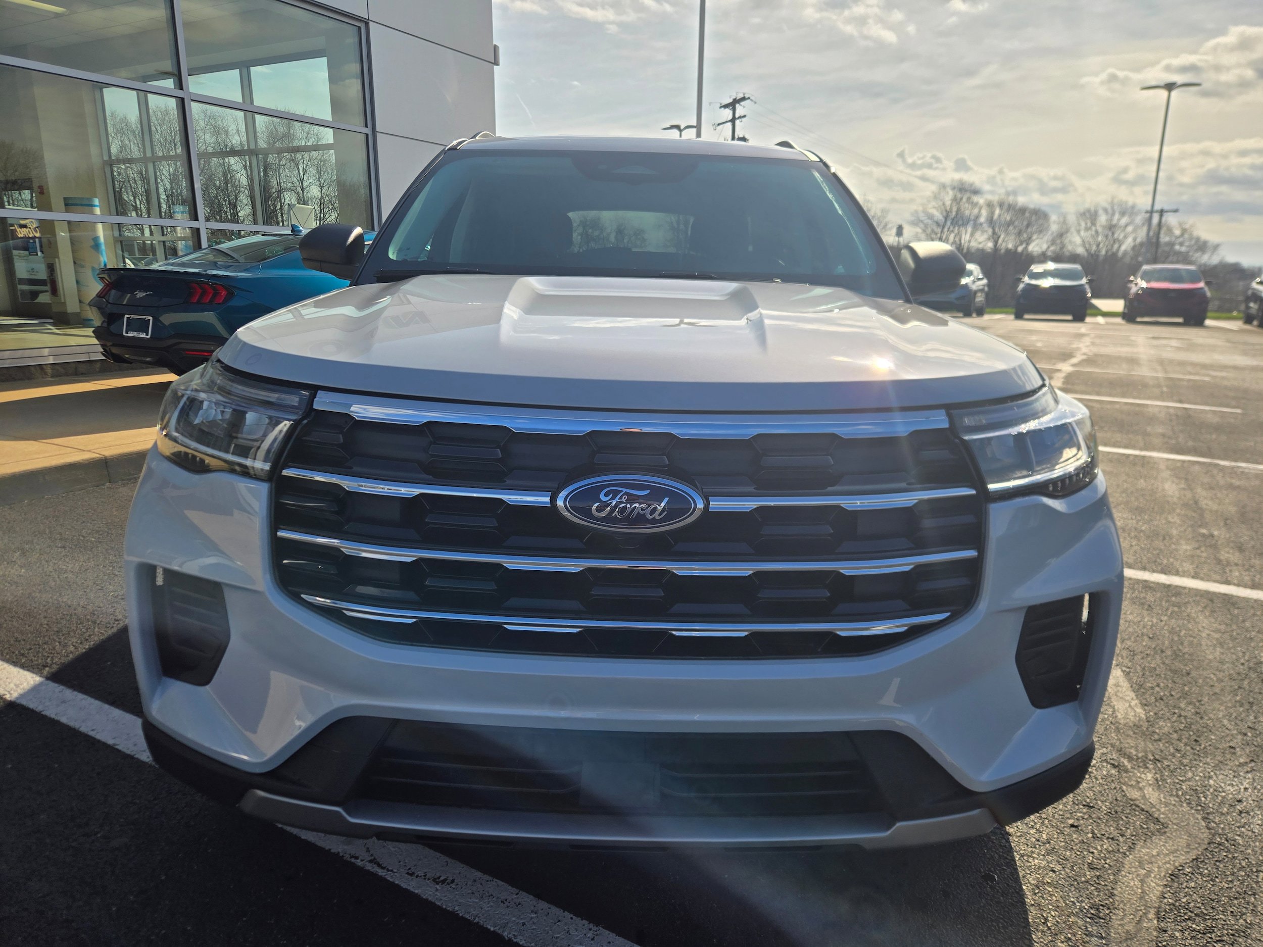 New 2026 Ford Explorer Active AWD/4WD image 2
