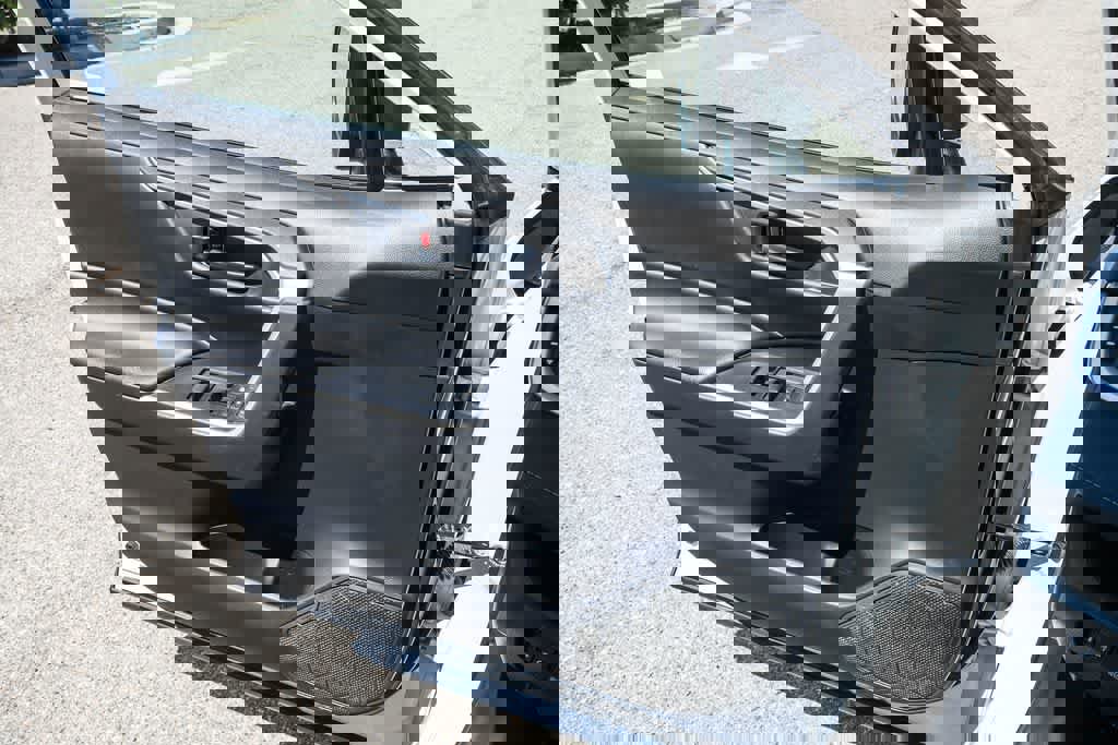 Used 2022 Toyota RAV4 LE FWD image 26