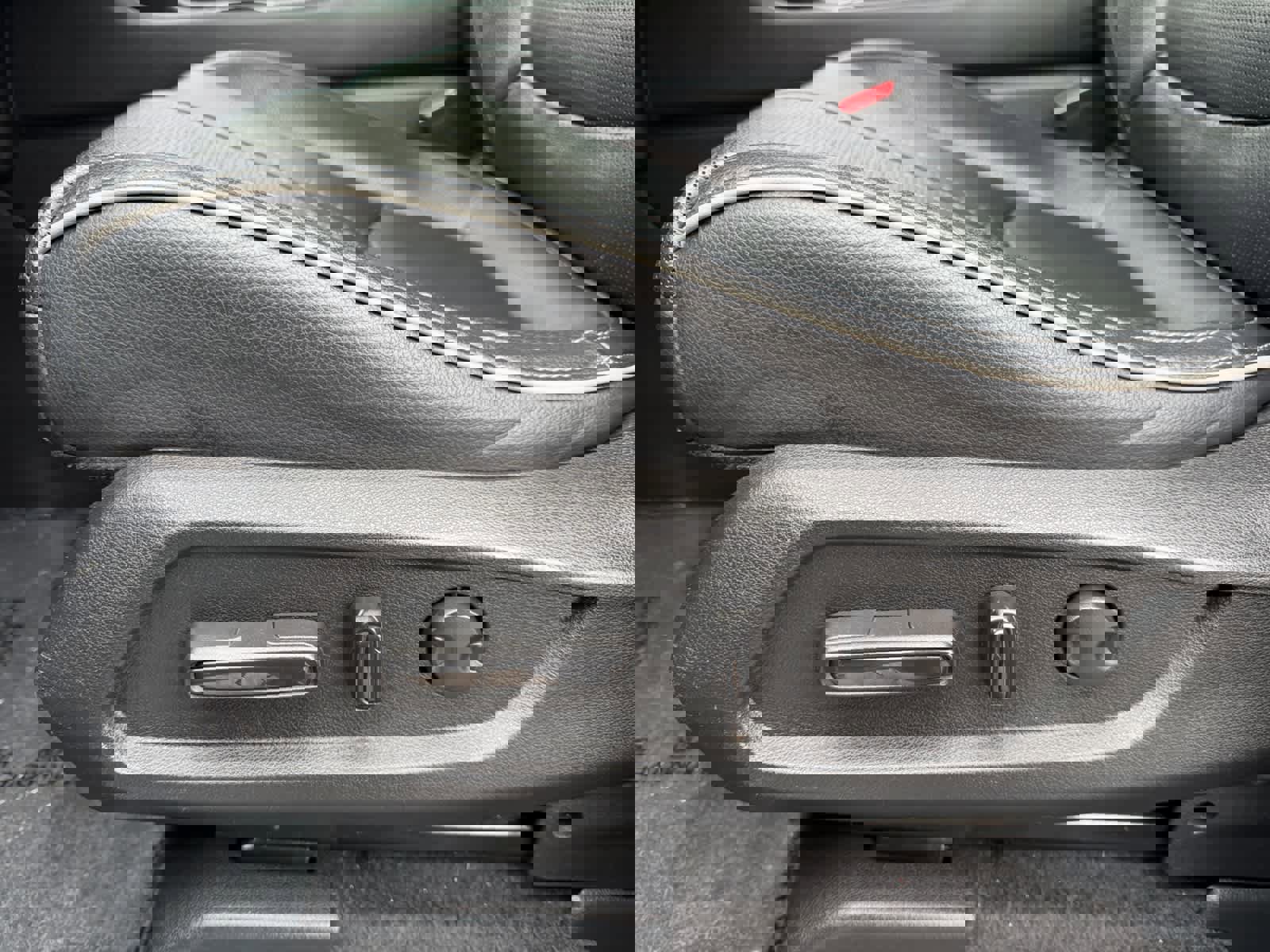 Used 2023 Honda Pilot Elite image 25