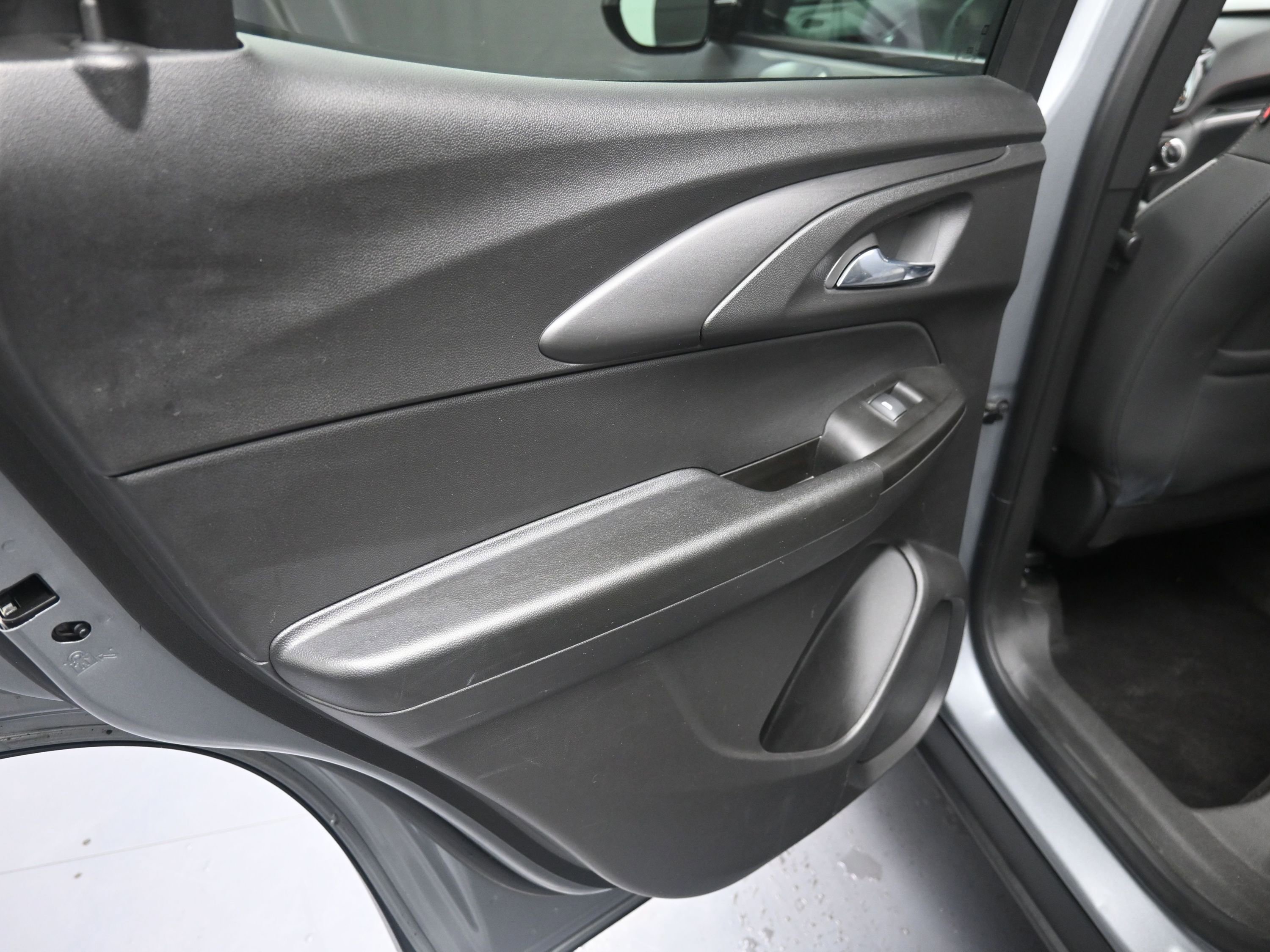 Used 2023 Chevrolet TrailBlazer RS w/ Sun and Liftgate Package image 24