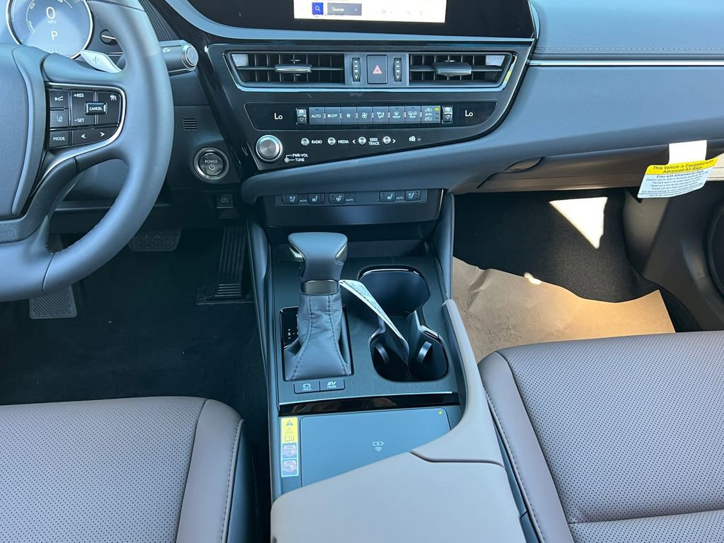 New 2025 Lexus ES 300h w/ Premium Package image 10