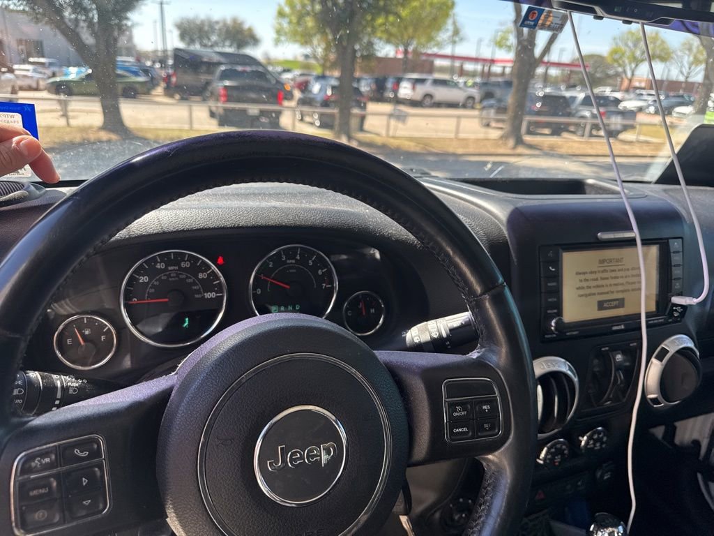 Used 2016 Jeep Wrangler Unlimited Rubicon w/ Connectivity Group image 6