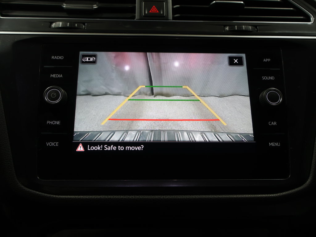 Used 2022 Volkswagen Tiguan SE R-Line AWD/4WD image 30