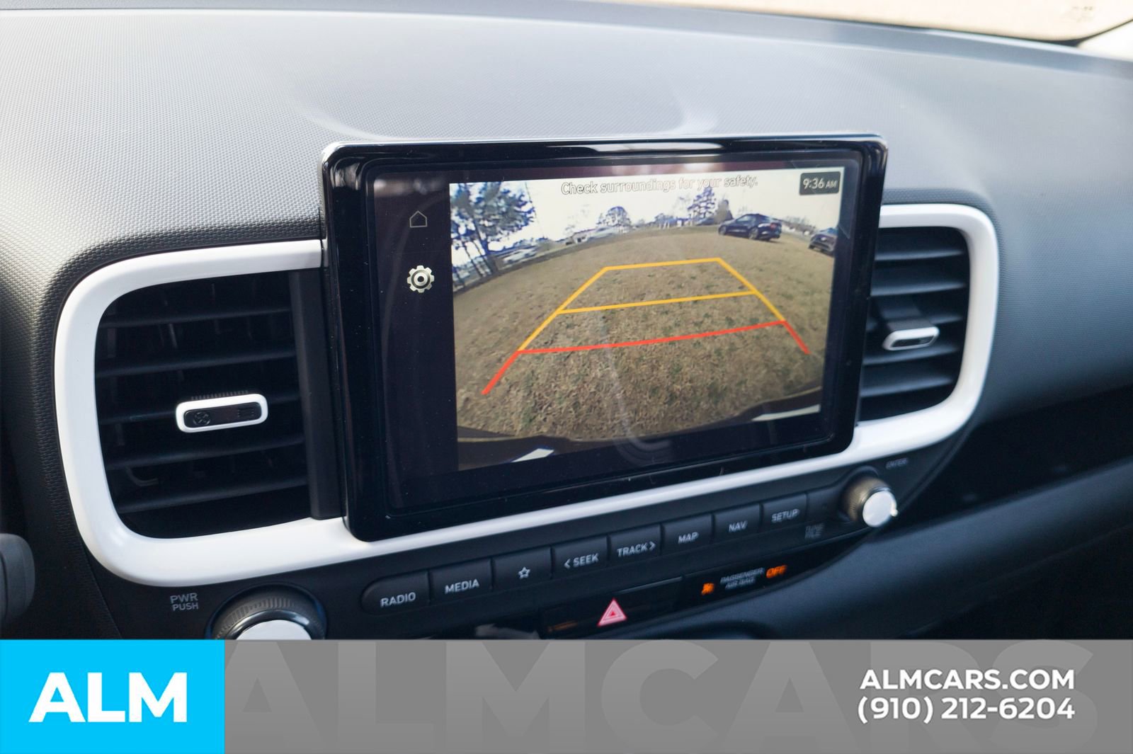 Used 2025 Hyundai Venue Limited image 23