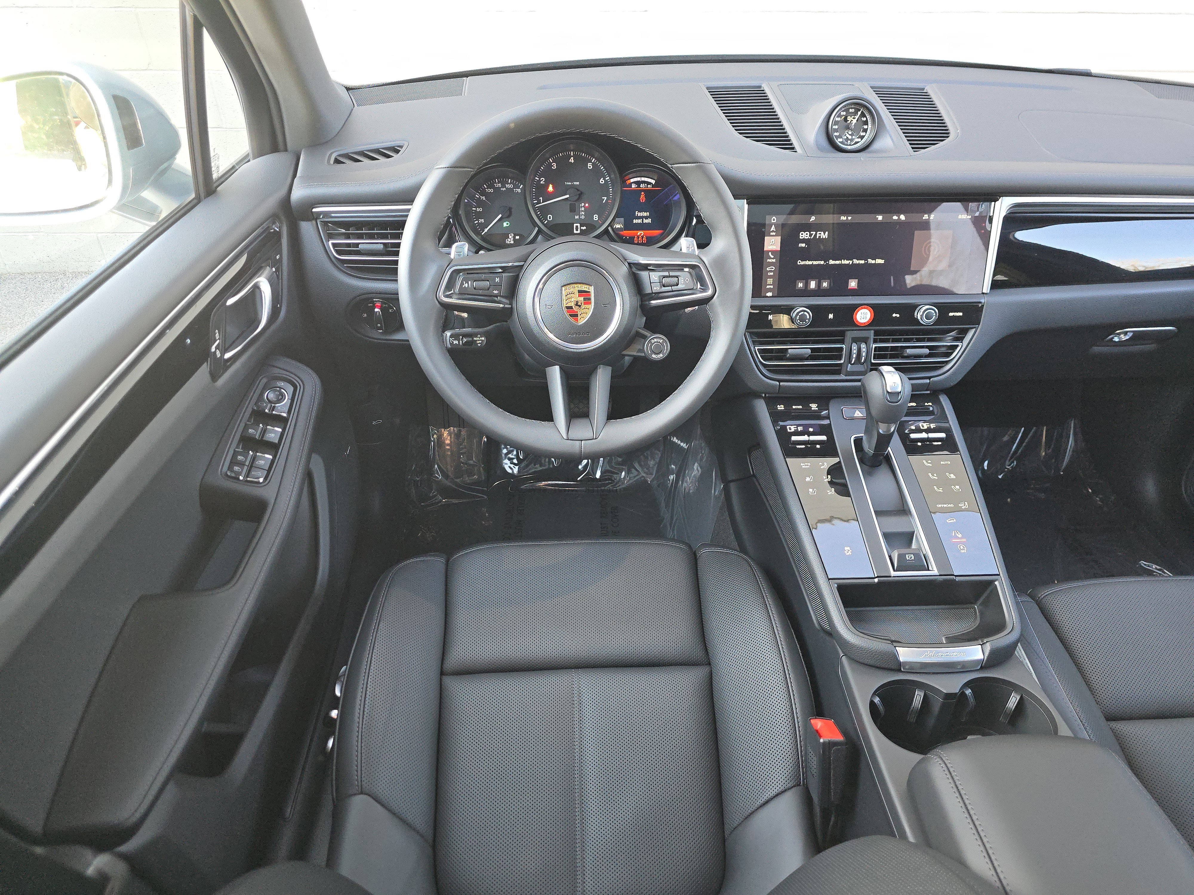 New 2026 Porsche Macan image 17