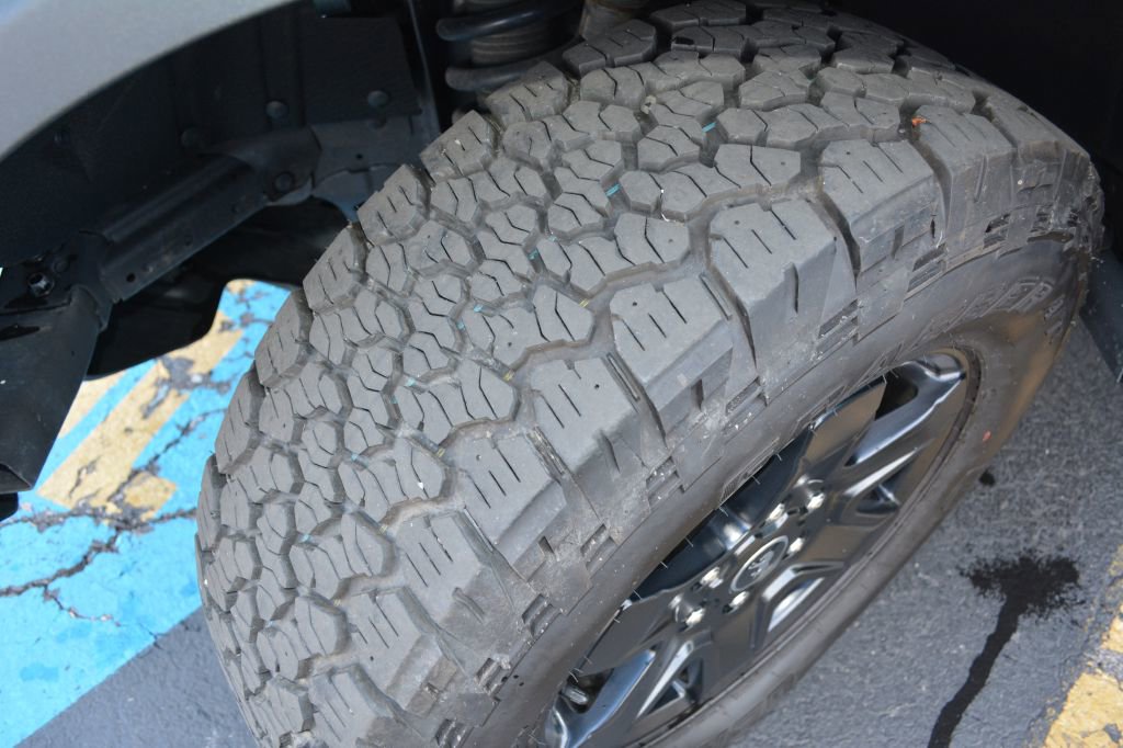 Used 2024 Ford Bronco Black Diamond AWD/4WD image 6