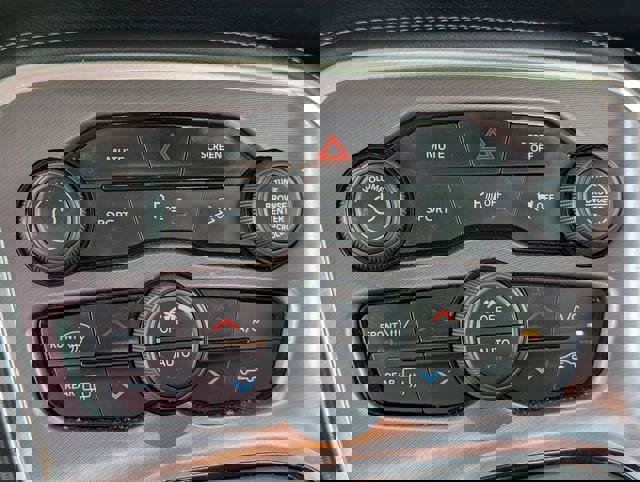 Used 2019 Dodge Challenger SXT w/ Plus Package image 17