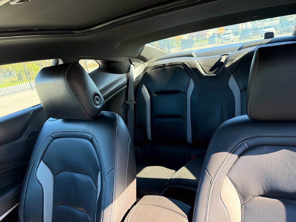 Used 2023 Chevrolet Camaro LT RWD image 13