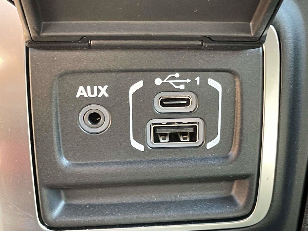 Used 2025 Jeep Wrangler Sport AWD/4WD image 22