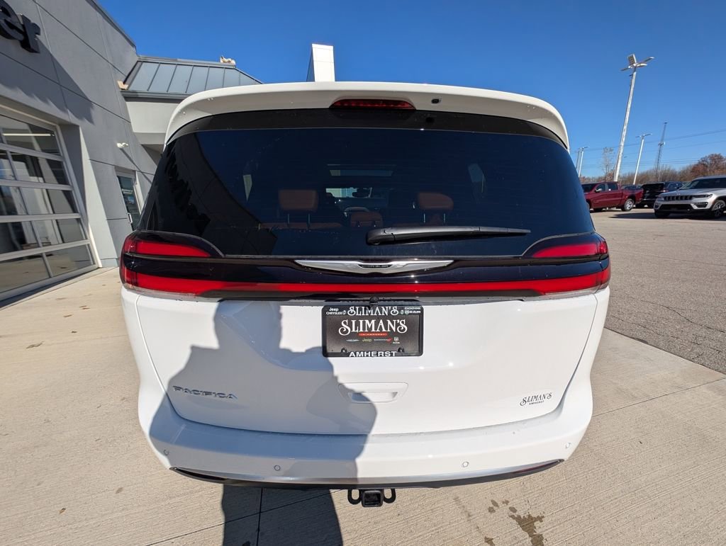 New 2026 Chrysler Pacifica Pinnacle w/ Trailer Tow Group image 10