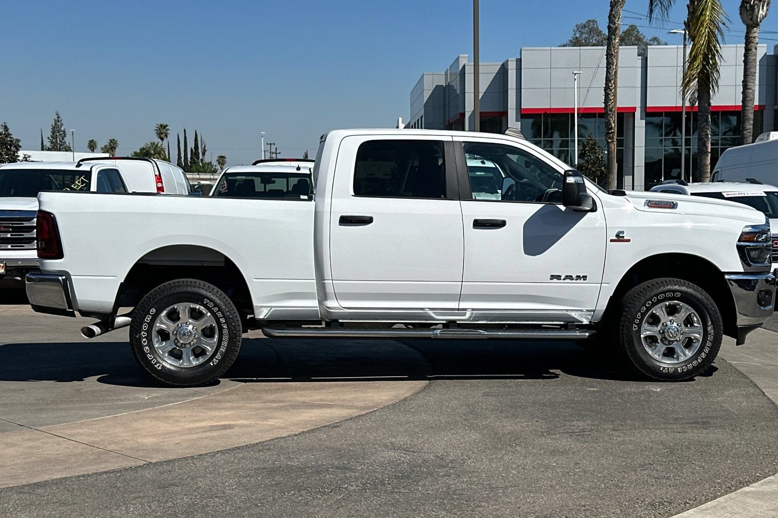 Used 2025 RAM 2500 Big Horn AWD/4WD image 3