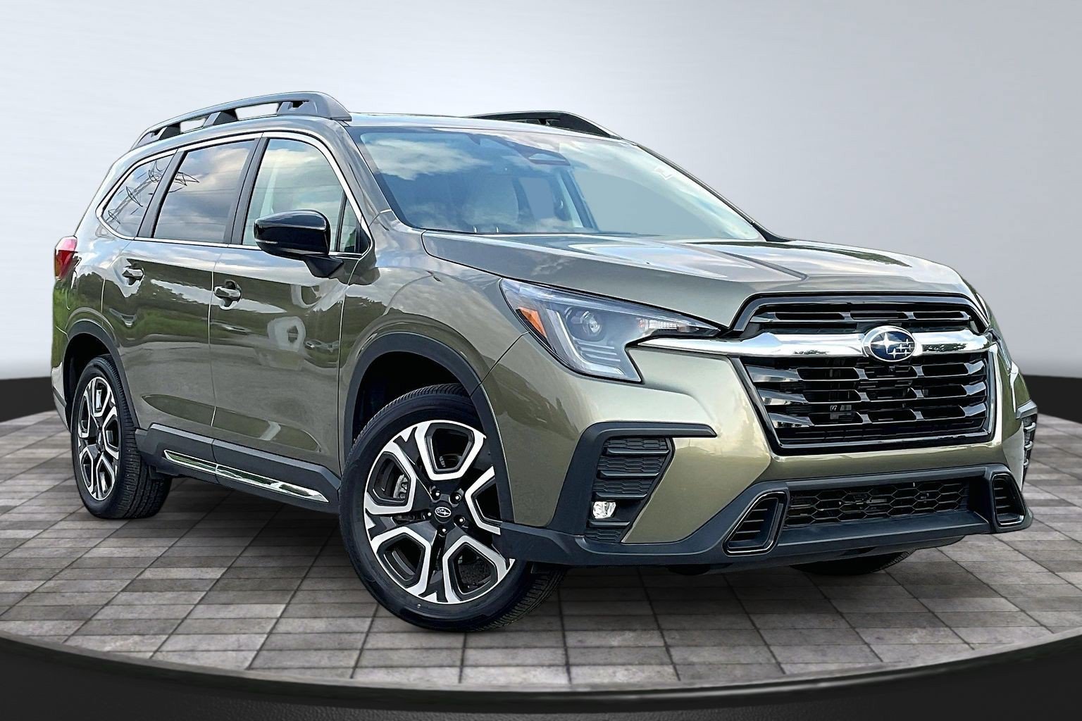 Used 2025 Subaru Ascent Limited AWD/4WD image 10