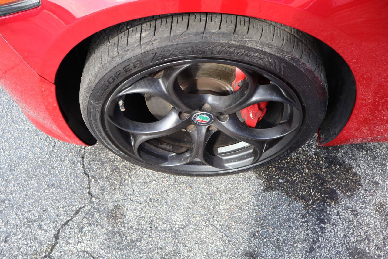 Used 2018 Alfa Romeo Giulia Ti Sport w/ Quick Order Package 22S Sport AWD/4WD image 30