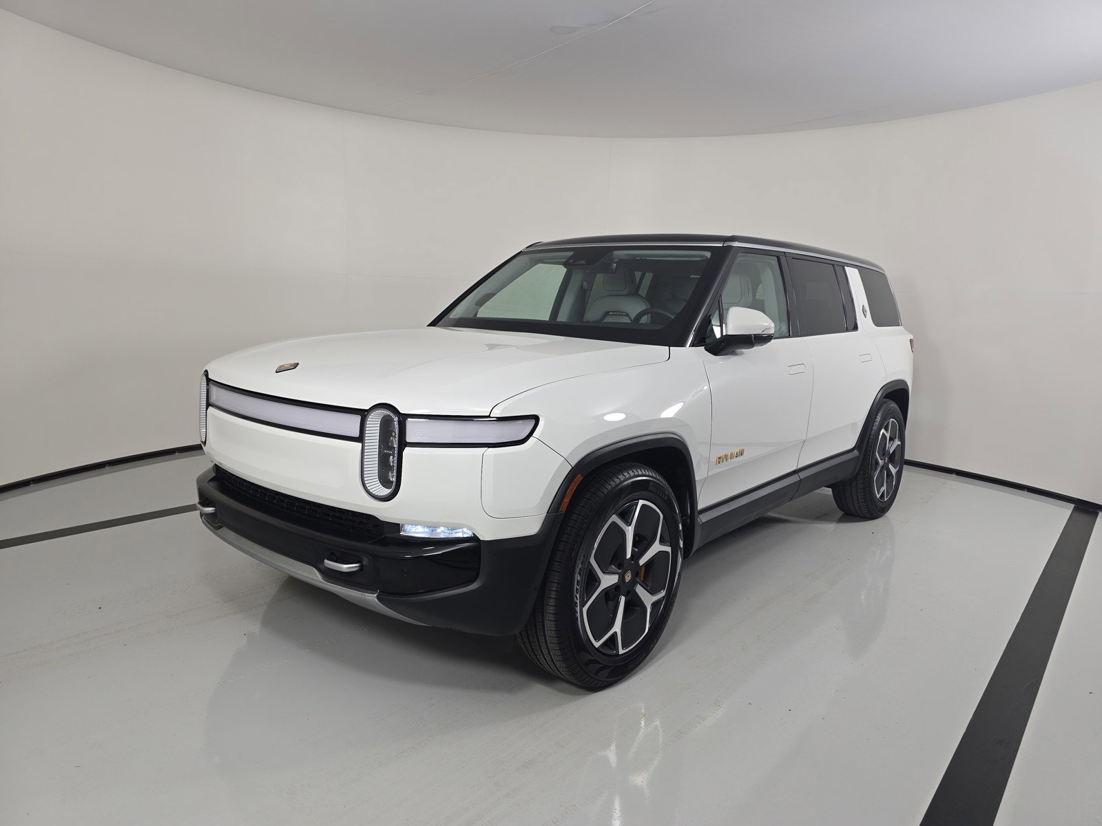 Used 2023 Rivian R1S Adventure